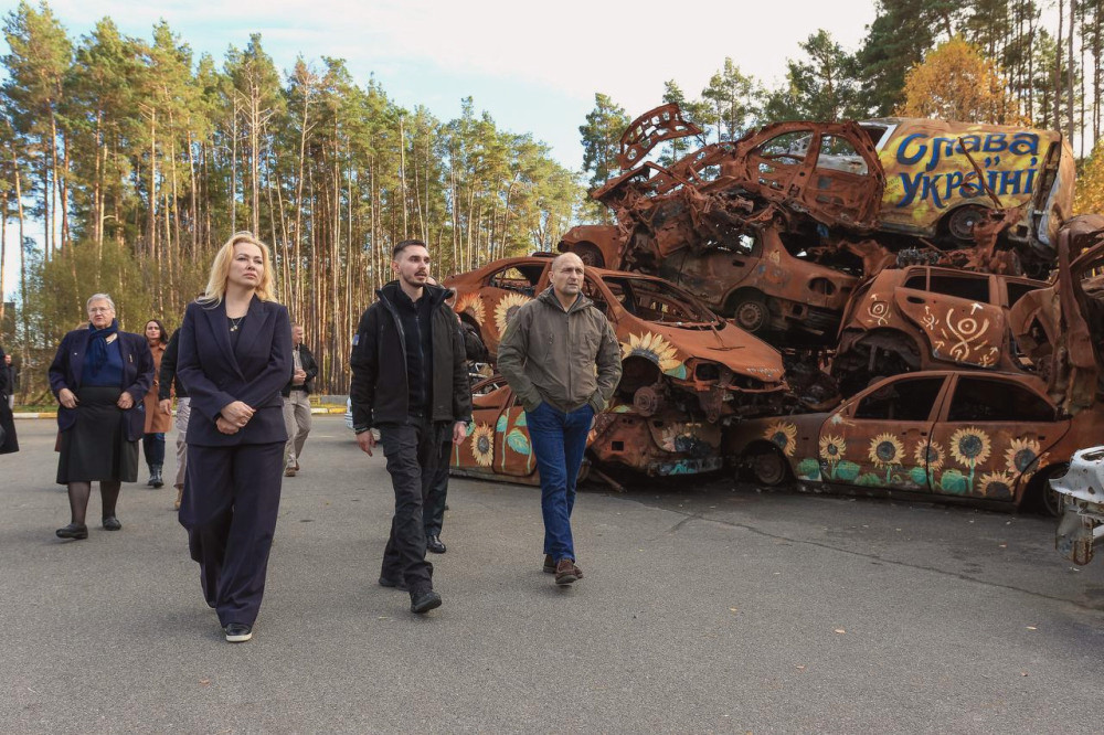 9016 image for slide